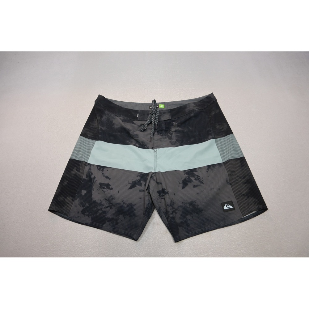 Quiksilver Board Shorts Mens 38 Black Floral Highline Striped Excellent